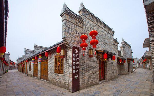 苏菲亚和安伯的休闲装